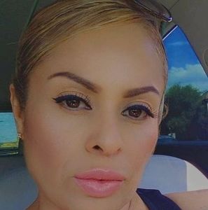 Meet your Posher, Leslie